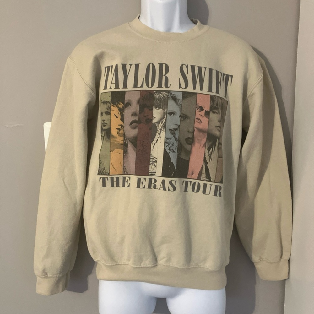 Gildan Beige Crewneck Sweater - The Eras Tour Design